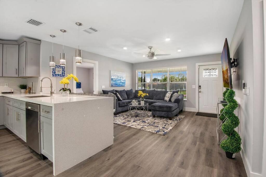 Modern Getaway Near The Beach With Room For A Boat West Palm Beach Exterior photo